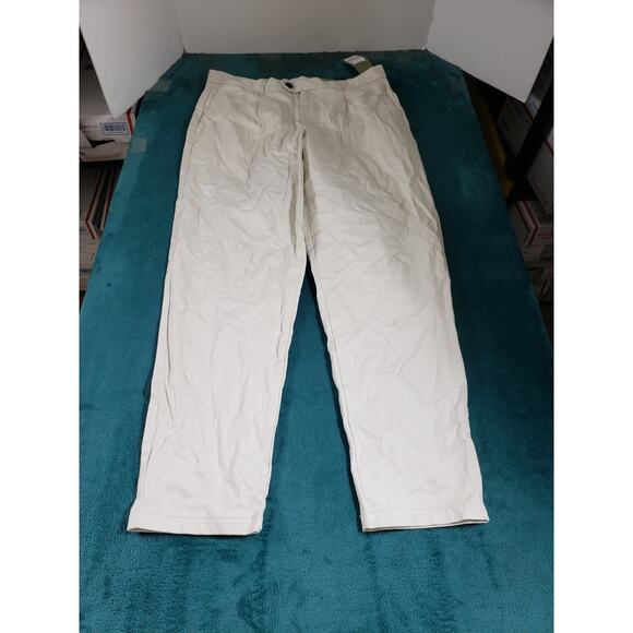 Goodfellow Pants Size 32x32 Mens Beige Chino Khaki Stretch Work Pleated NWT - Picture 1 of 15